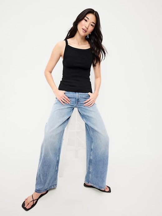 L'image numéro 3 présente Camisole tablier ajustée