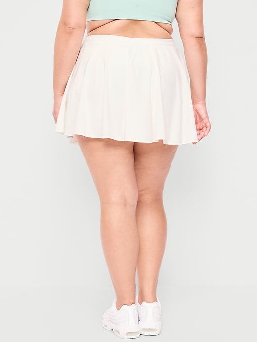 L'image numéro 6 présente Jupe-short trapèze à taille très haute en tissu extensible