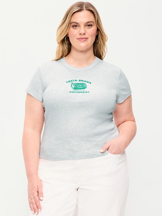 L'image numéro 7 présente T-shirt moulant à imprimé