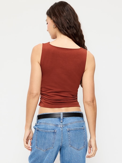 L'image numéro 2 présente Camisole asymétrique cintrée sur les côtés