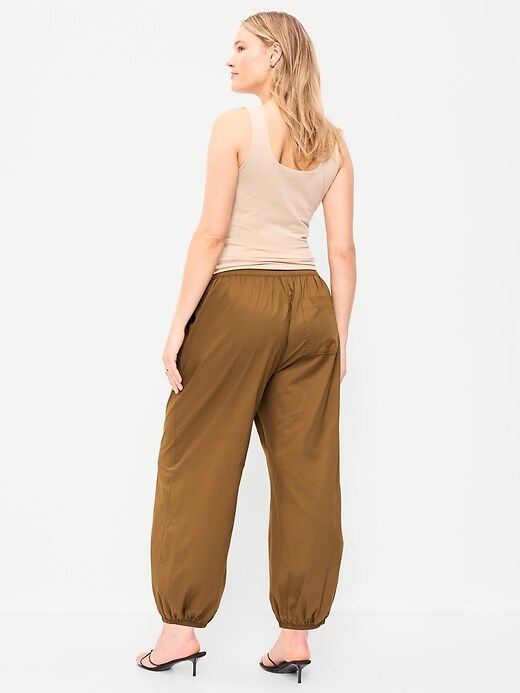 L'image numéro 6 présente Pantalon parachute léger à taille extensible de pyjama