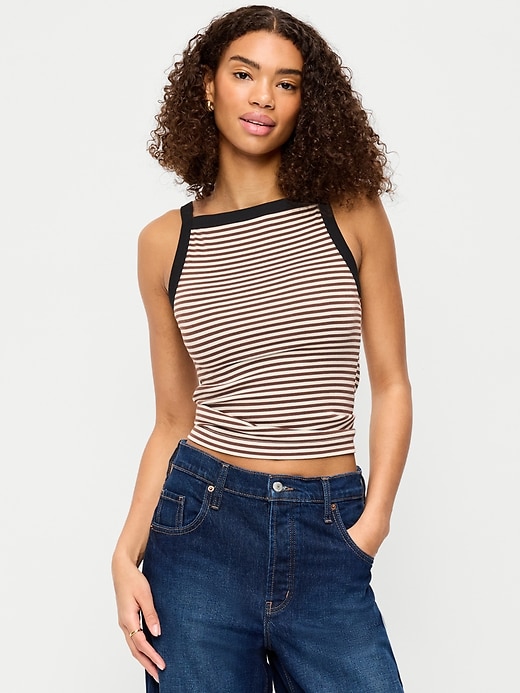 L'image numéro 1 présente Camisole tablier ajustée
