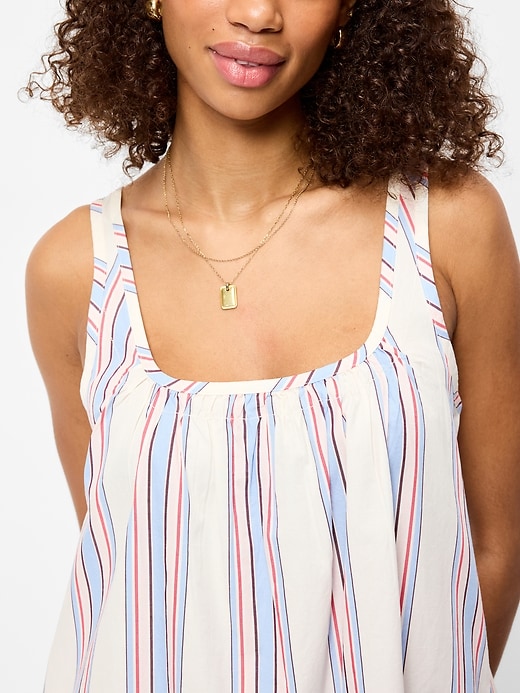 L'image numéro 5 présente Robe courte trapèze à encolure dégagée sans manches