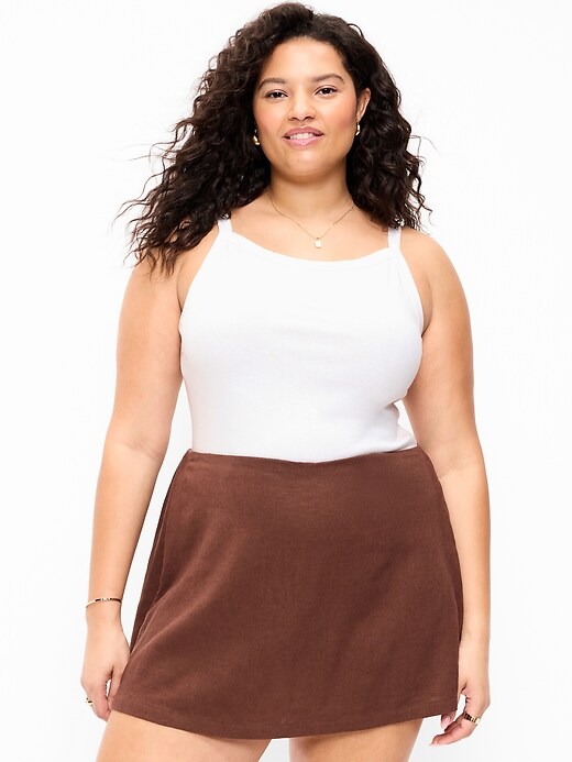 L'image numéro 7 présente Camisole tablier ajustée