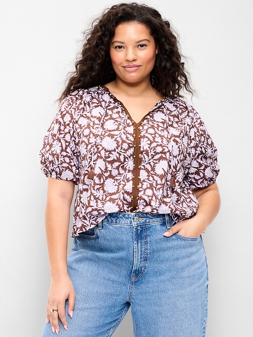 L'image numéro 7 présente Haut perlé à manches courtes