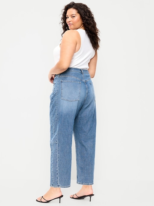 L'image numéro 8 présente Jean coupe baril à taille haute longueur cheville