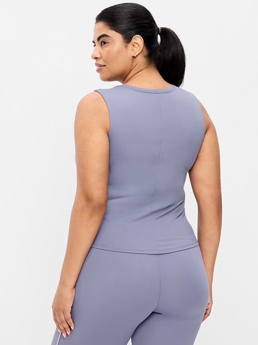 L'image numéro 6 présente Camisole couche de base StudioSmooth