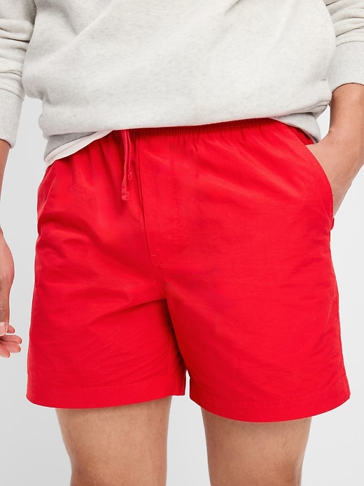 L'image numéro 4 présente Short de Pantalon de jogging uni − entrejambe de 5 pouces