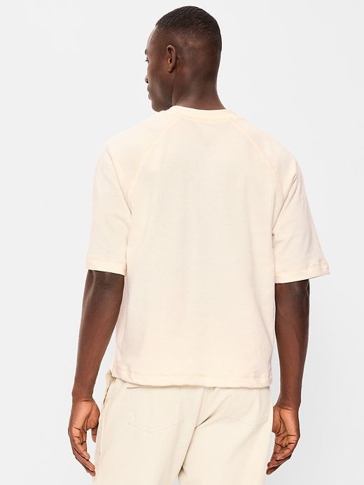 Image number 2 showing, Loose Raglan Cropped Sweatshirt