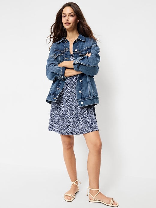 L'image numéro 3 présente Robe courte à manches courtes et à encolure dégagée