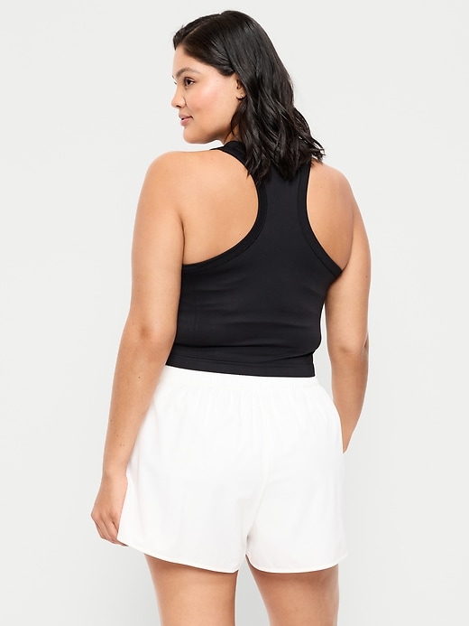 L'image numéro 8 présente Haut court ajusté sans coutures à encolure haute