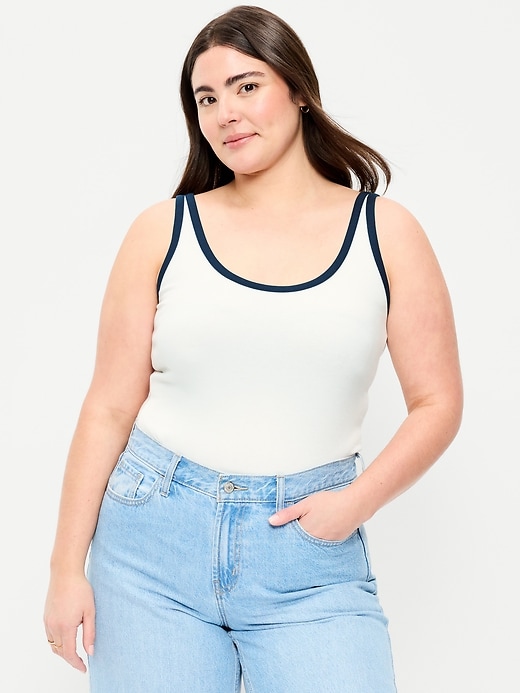 L'image numéro 6 présente Camisole Première couche côtelée à encolure dégagée