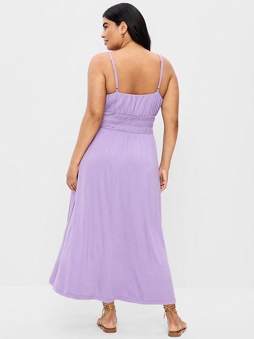 L'image numéro 7 présente Robe mi-longue ajustée et évasée en jersey à taille smockée