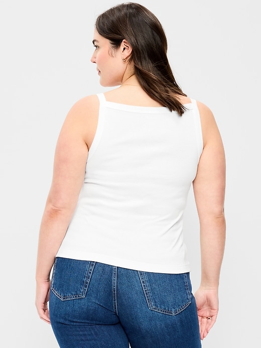 L'image numéro 6 présente Camisole tablier ajustée