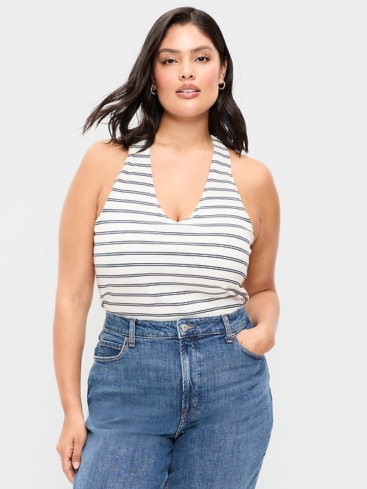 L'image numéro 6 présente Camisole côtelée à bretelles nouées au dos