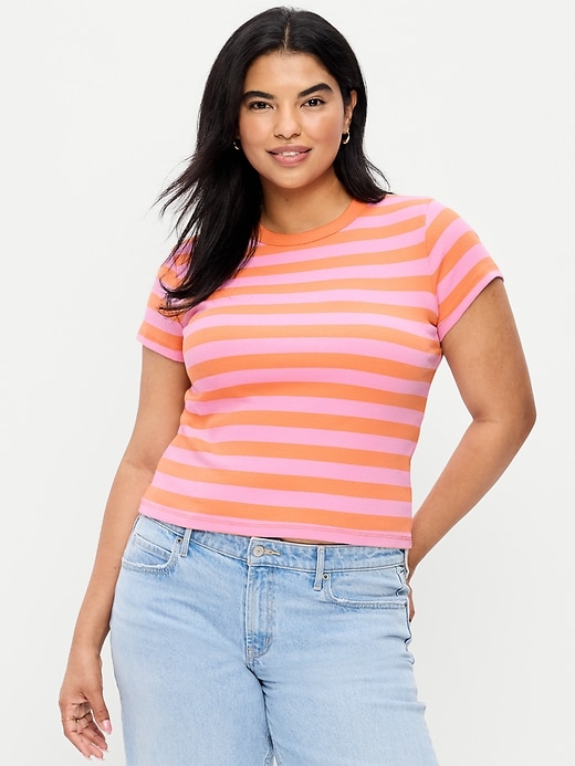 L'image numéro 5 présente T-shirt moulant côtelé ras du cou