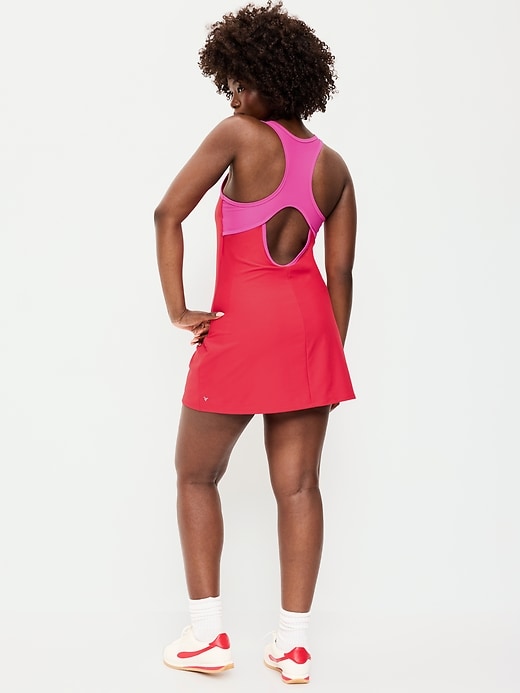 L'image numéro 4 présente Robe de sport Powersoft à encolure en trou de serrure