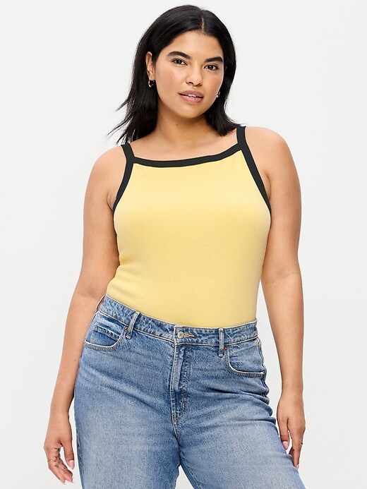 L'image numéro 3 présente Camisole tablier ajustée