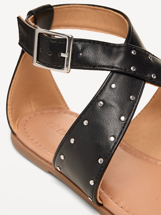 L'image numéro 2 présente Sandales de gladiateur en similicuir pour fille