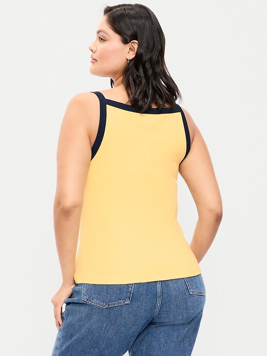 L'image numéro 6 présente Camisole tablier ajustée