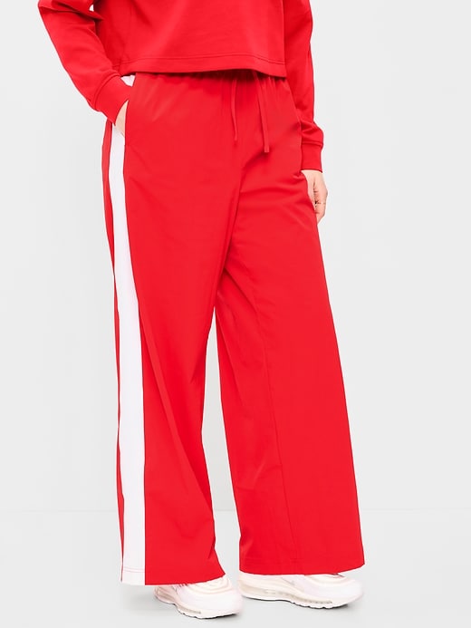 L'image numéro 3 présente Pantalon Tech Trek jambe droite à taille haute