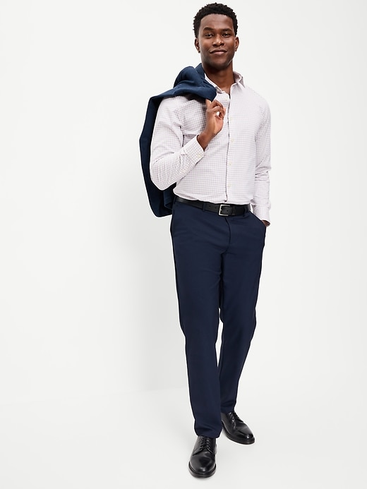 L'image numéro 3 présente Chemise habillée emblématique Pro Performance, coupe étroite pour Homme