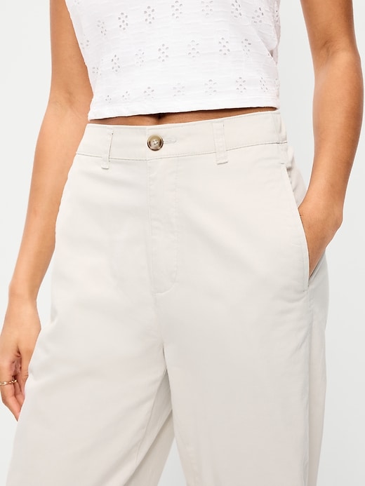 L'image numéro 5 présente Pantalon chino authentique à taille haute