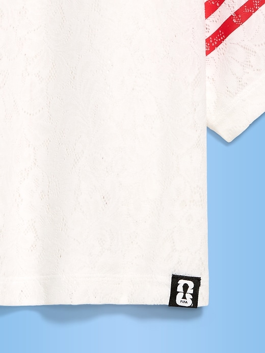 L'image numéro 4 présente T-shirt droit à encolure en V à dentelle Coupe du monde de la FIFA 26™, Angleterre pour femme