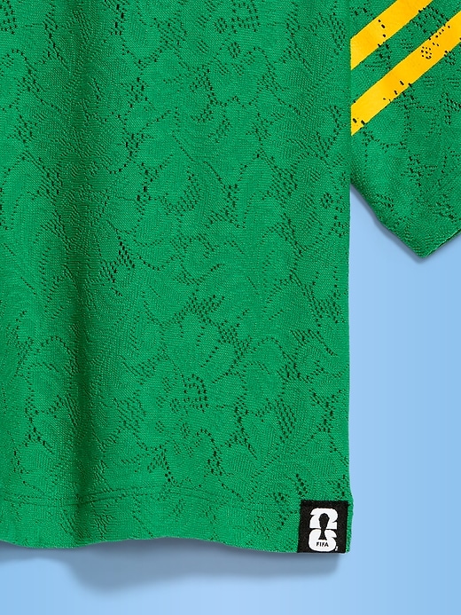 L'image numéro 5 présente T-shirt droit à encolure en V à dentelle Coupe du monde de la FIFA 26™, Brésil pour femme