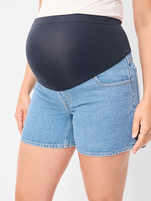 Image number 5 showing, Maternity Full-Panel Baggy Short -- 5-inch inseam