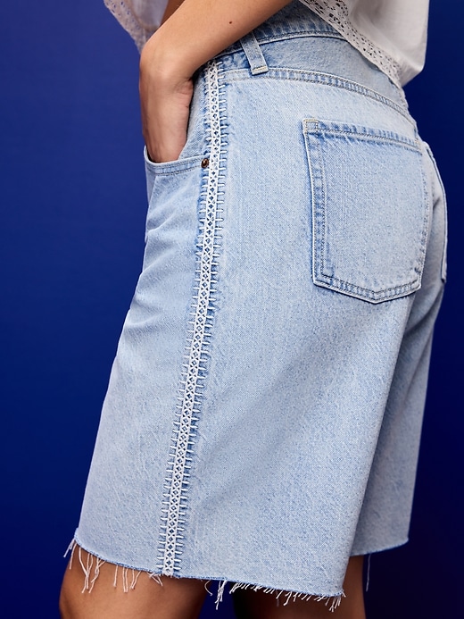 Image number 5 showing, Mid-Rise Baggy Jean Shorts -- 9-inch inseam