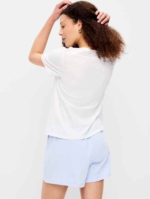 L'image numéro 2 présente T-shirt passe-partout ras du cou à imprimé