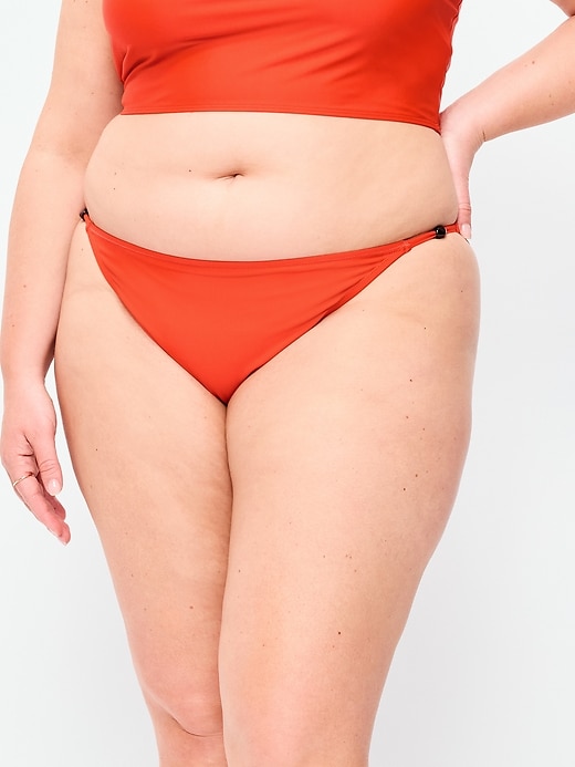 L'image numéro 5 présente Bas de bikini perlée à taille mi-basse