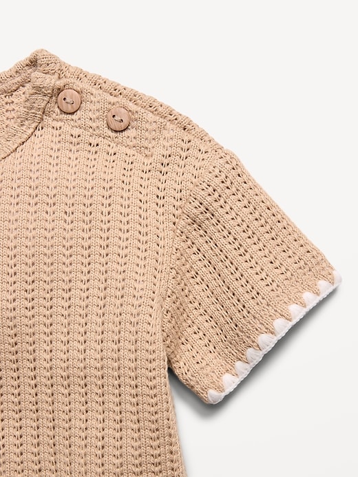 L'image numéro 5 présente Ensemble de haut à manches courtes et short pour bébé