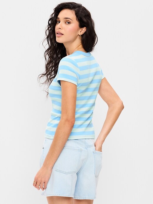 L'image numéro 2 présente T-shirt moulant côtelé ras du cou