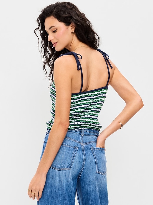 L'image numéro 2 présente Camisole à bretelles à nouer en tricot pointelle