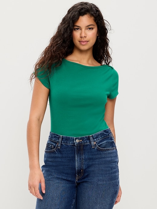 L'image numéro 4 présente T-shirt ajusté à encolure bateau