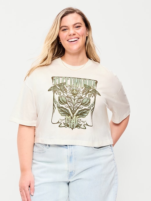 Image number 8 showing, Crew-Neck Oversized Crop Graphic T-Shirt