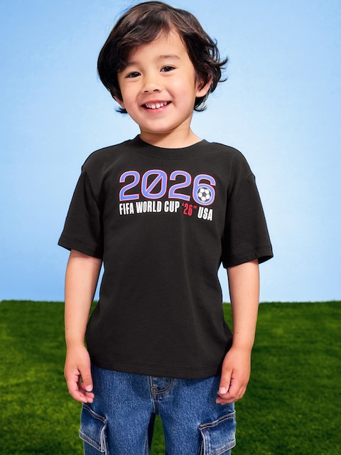 T-SHIRT SURDIMENSIONNÉ À IMPRIMÉ COUPE DU MONDE DE LA FIFA 26™ POUR TOUT-PETIT