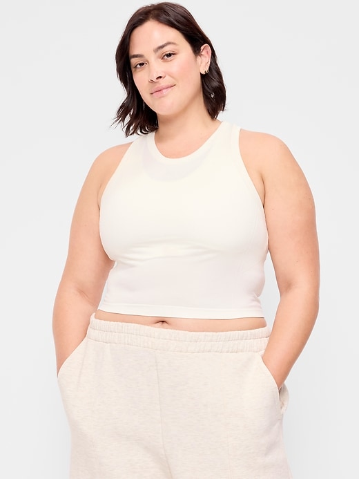 L'image numéro 7 présente Haut court ajusté sans coutures à encolure haute