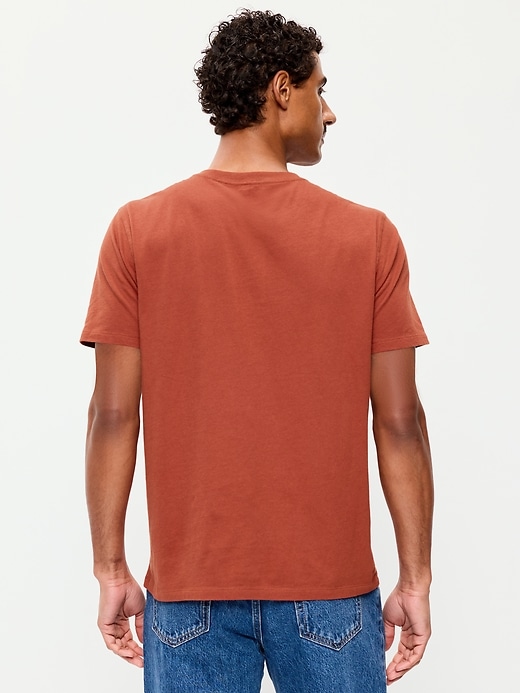 L'image numéro 2 présente T-shirt henley