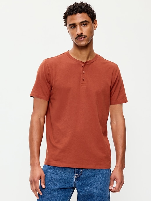 L'image numéro 1 présente T-shirt henley