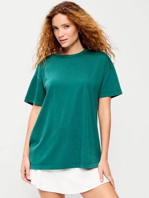L'image numéro 1 présente T-shirt long passe-partout surdimensionné
