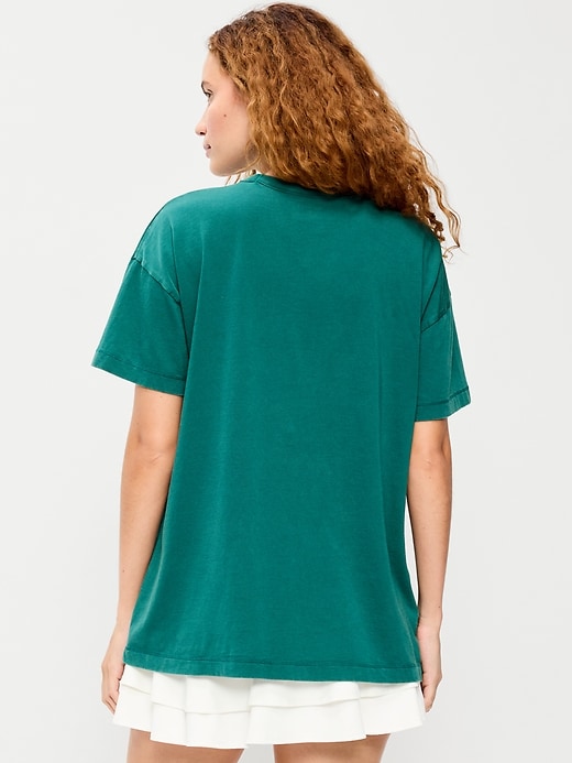 L'image numéro 2 présente T-shirt long passe-partout surdimensionné