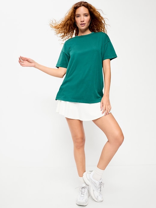 L'image numéro 3 présente T-shirt long passe-partout surdimensionné