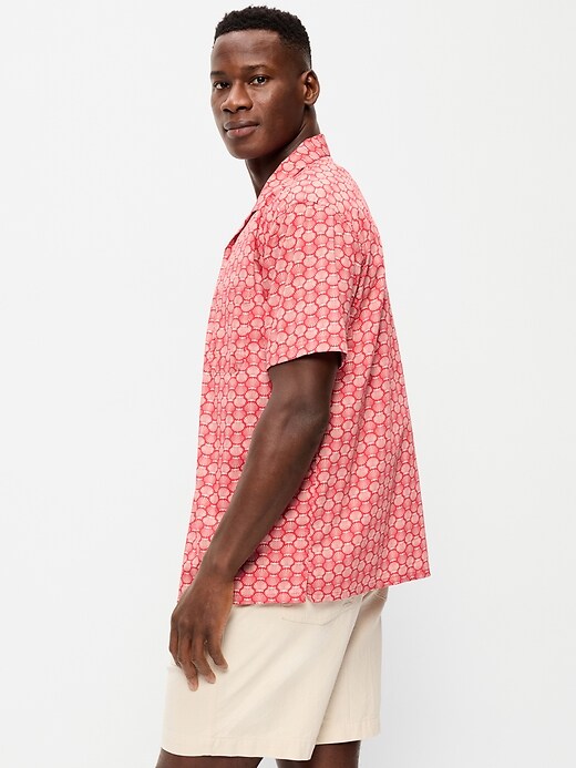 L'image numéro 2 présente Chemise de vacances à manches courtes