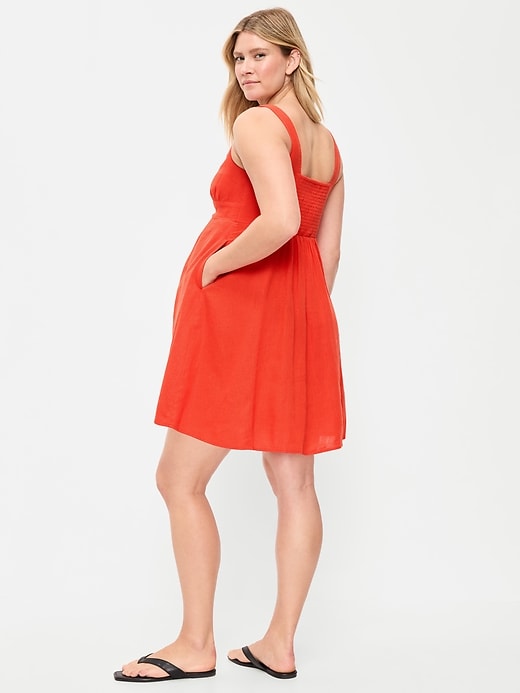 L'image numéro 2 présente Robe-camisole courte ajustée et évasée de maternité