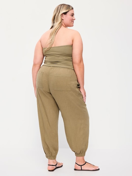 L'image numéro 10 présente Pantalon à taille mi-basse et cheville cintrée en mélange de lin