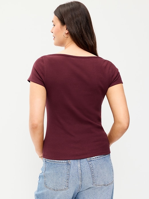 L'image numéro 6 présente T-shirt ajusté à encolure bateau