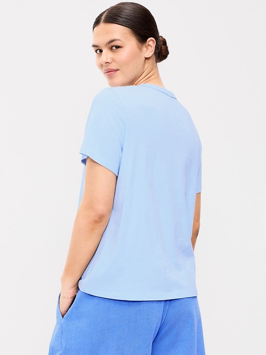 L'image numéro 6 présente T-shirt passe-partout ras du cou à imprimé